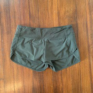 Lululemon Hunter Green Speed Up Short 2.5"